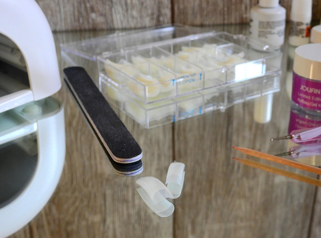 Quick Tips for Nailing the Preppy Aesthetic in Your Art